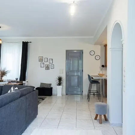 σπίτι δίπλα στη λίμνη Apartment Drepano (Argolis)
