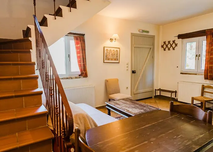 4 Εποχές 펜션 칼라브리타